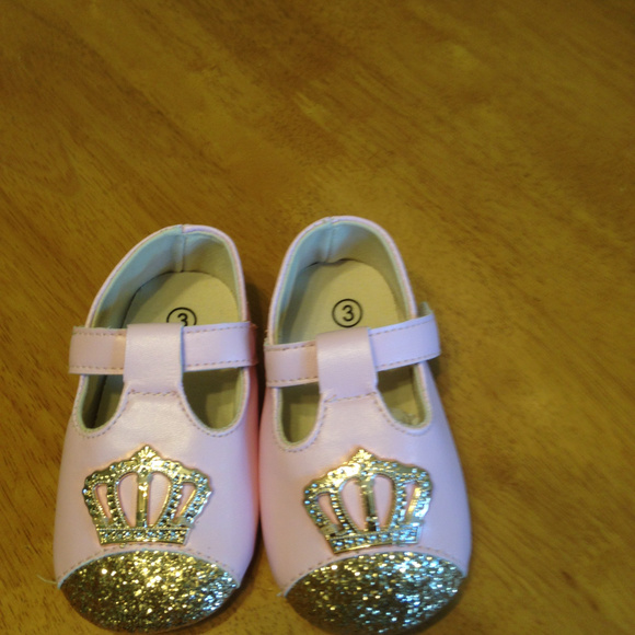 valen sina baby shoes